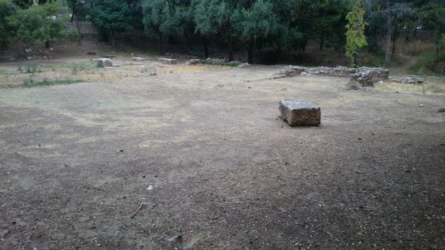 アカデミーア・プラトノス<br /><br />ここで、アリストテレスは、１８歳から２０年間過ごしたようです。<br /><br />