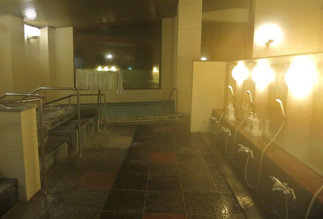 一人くらいは入っている人がいたけど、基本、ほぼ貸切状態〜〜！今日は、空いているのかな、ホテル・・・。平日だもんね・・・。