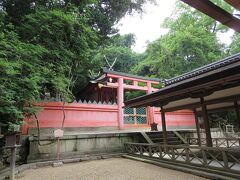 入口を入った所で、若宮神社をパチリ！

正面からは、本殿に向かっての撮影は、禁止です。