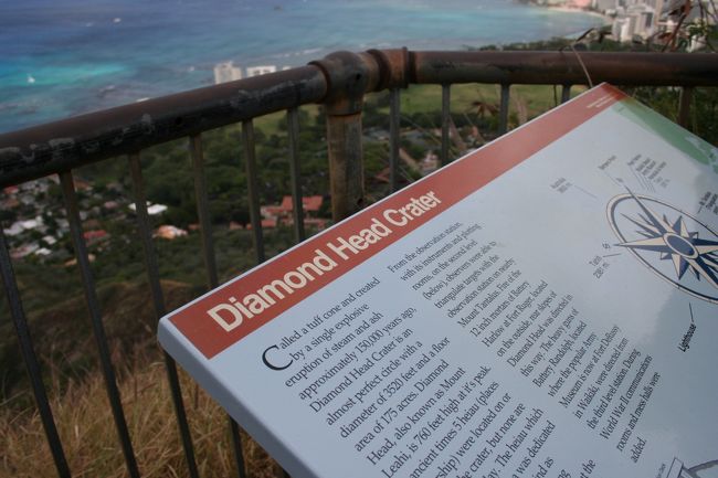 （もう）ダイヤモンドヘッド山頂！！<br />心地よい運動量！<br />帽子必携、スニーカーやトレッキングシューズおすすめです。