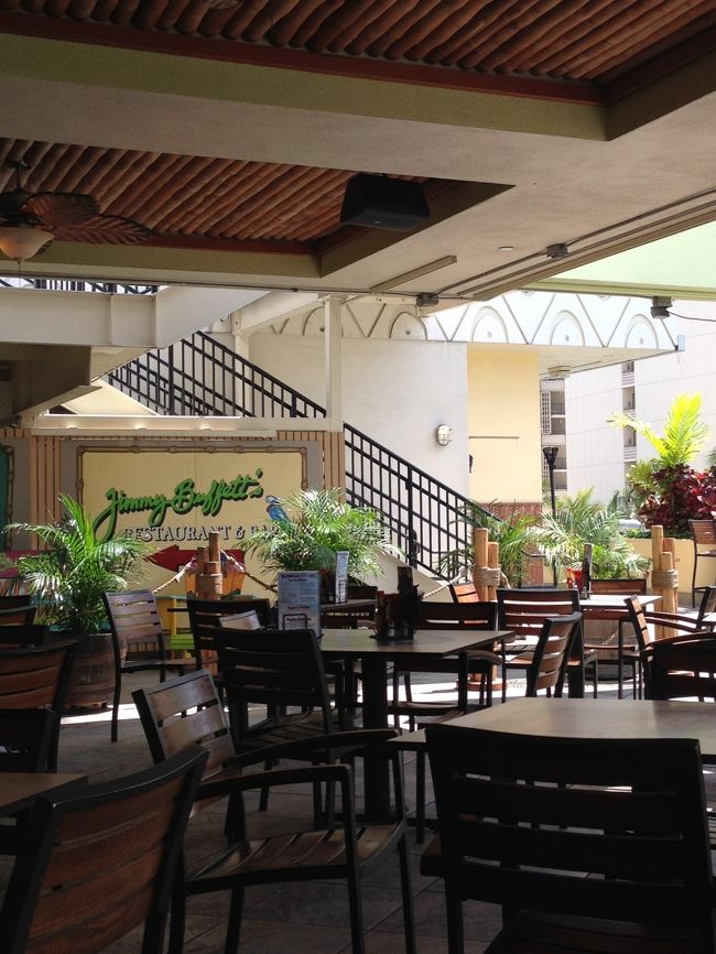 Tea $3.50　Juice $3.50　<br />Sandwich,Cuban $12.99<br />Burger,CBin Paradise $12.99<br />Bud Light　$4.00 ｘ3　(*^▽^*)<br />Burger,BBQ Bacon $13.99