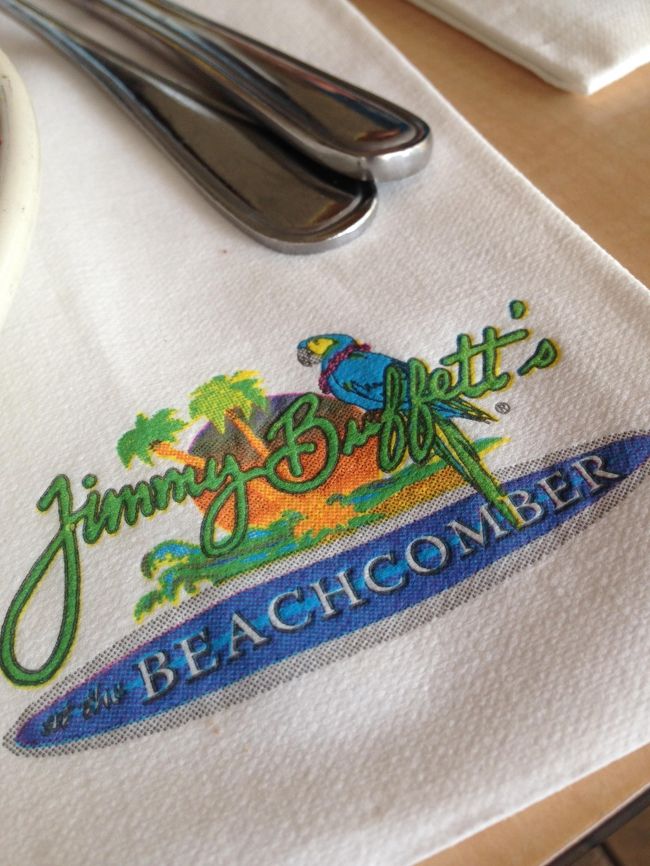 ランチはホテル内の　Jimmy Buffett's at Beachcomber<br />