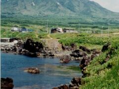 晴れれば利尻富士がこんな風に見えます。

　　　　　　　　　　　　　　　　　２００３．６．２８撮影

