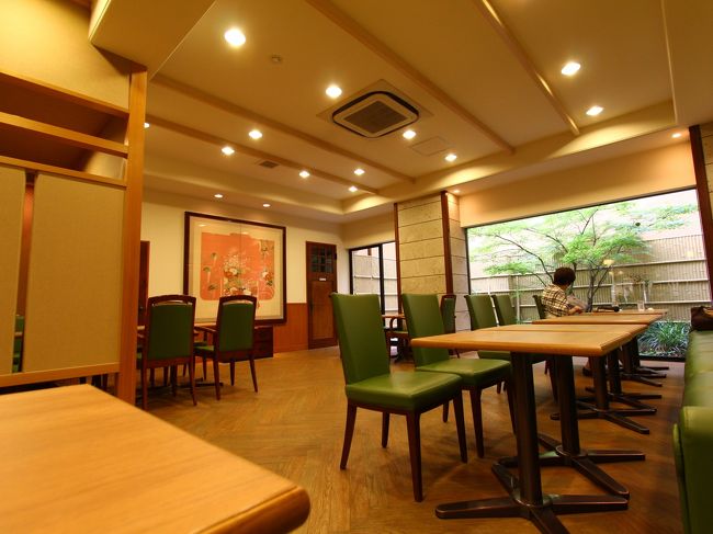 店内で甘味がいただけるとの事。<br />最終時間調整に入った。<br />バス乗り遅れると２時間待ちやからね。(笑)