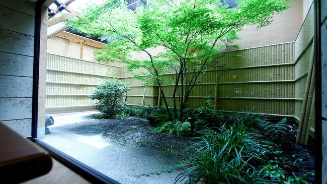 当然再度・・・<br />甘味をいただく。(^_-)-☆<br /><br />御庭眺めてね。