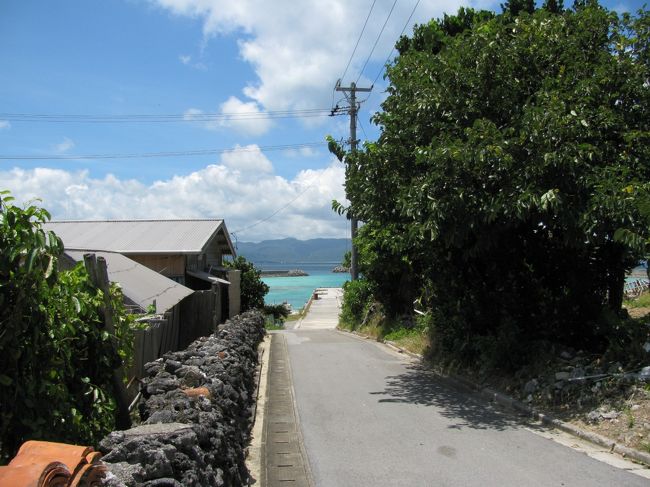 早速、島内を散策しました。<br /><br />離島らしいいい感じの景色です。
