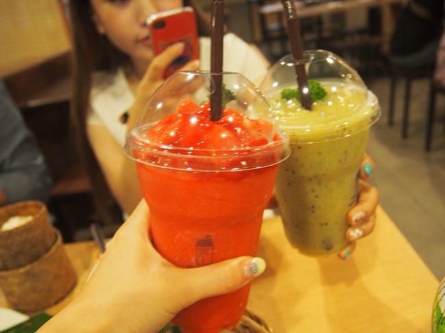 カラーイを打ち消す<br />甘い冷たいスムージー