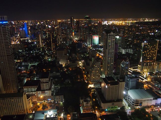 綺麗だなーーー<br />雨季だからこういう時に雨降ったらどうしようと思ったけど、<br />到着した時以来雨に降られていません