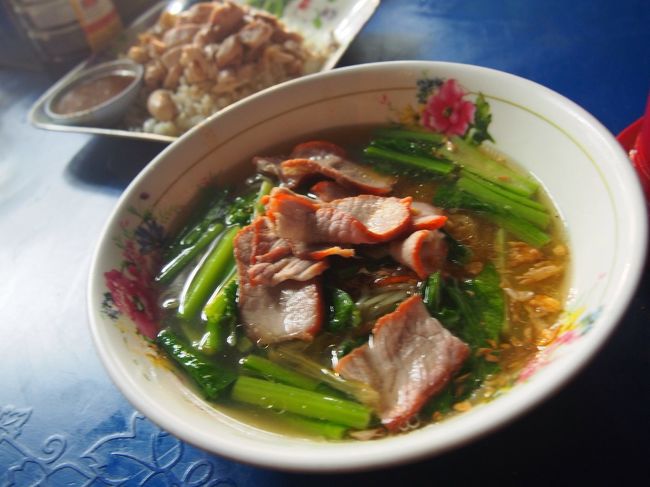 バミーナム<br />これが本当においしくて！<br />タイヌードルは旅行中3回食べたけどこれがダントツでした。