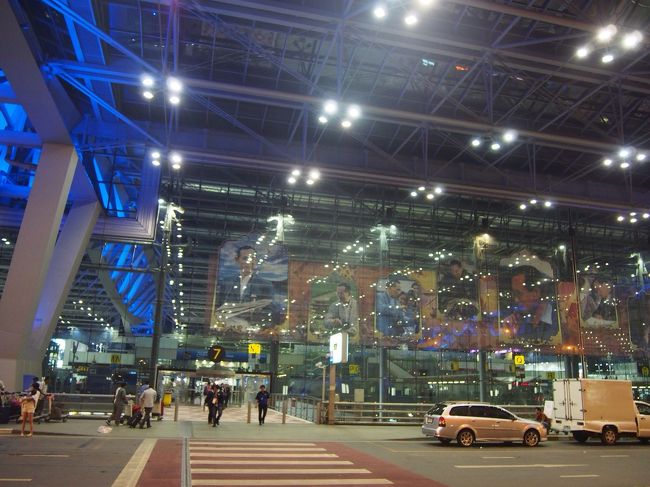 帰りも夜遅い便だったんだけど<br />タクシーが大渋滞！！！<br />混みそうだなーと思ってかなり早めに出てよかった。