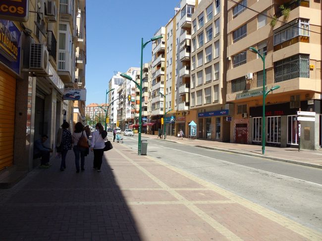 駅から中心部へ歩きます<br />人通りも少なく、何となく寂しい感じ