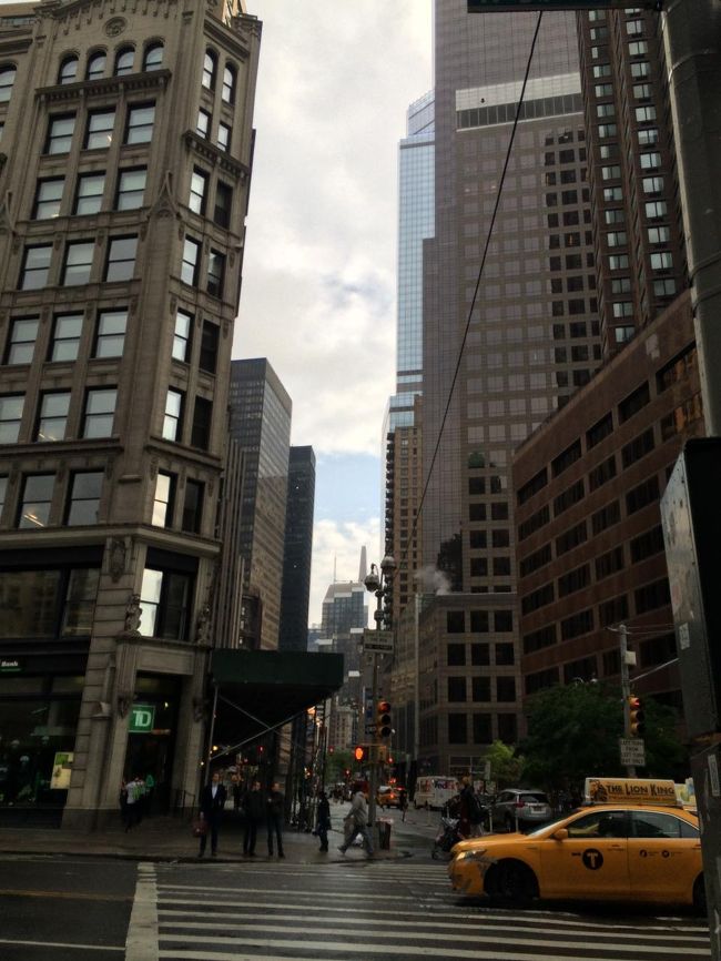 ここはどこ？あ、でもイエローキャブが写ってた！