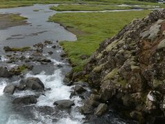 ほとんどツアーの方なので、皆さん忙しく観光されてます。
この季節だからか、まるでイギリスの湖水地方のイメージ。
大地の鼓動を感じながらトレッキングを1日楽しめる所です。

私たちはゆっくりしてられません。
次の観光ポイントに。
