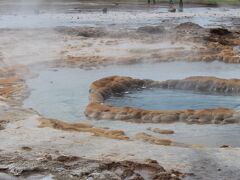 英語の間欠泉(Geyser)の語源になっているほどで、間欠泉はアイスランドのシンボル的存在です。

