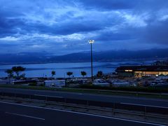 ３連休の初日ということもあり、渋滞に巻き込まれたくなかったことと早朝の上高地の景色が見たくて、朝3：00自宅を出発
写真は朝5：00に到着した諏訪湖SAの写真です。