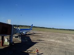 【イグアスの滝国際空港】に到着。

快晴です。