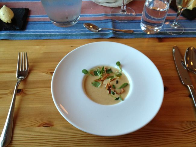 滞在中の夕食は、すべてホテルで食べました。<br />ボリュームたっぷりですが、とても美味しかったです。<br />ときどき、塩からく感じることがありました。<br />最後の夕食は、スープからスタート。