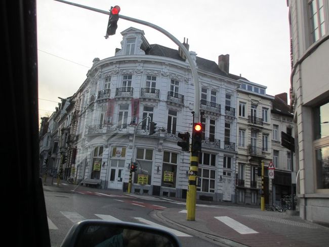 この日も朝食をいただき、友人が運転する車で出発〜！