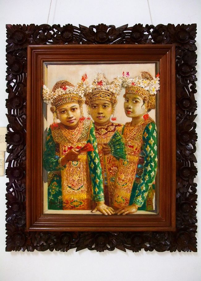 【踊りの出番を待つ】<br />