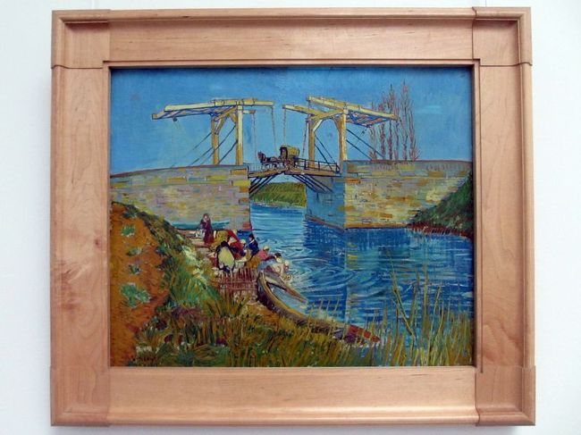 こちらはパンフレットにも使われていました。<br />「アルルの跳ね橋」も有名ですね。