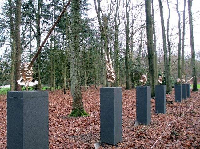 額から突き出た角？が長すぎて入りきらなかった(笑)<br />妖怪？それとも悪魔シリーズ？？