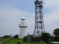 細島灯台と電波搭