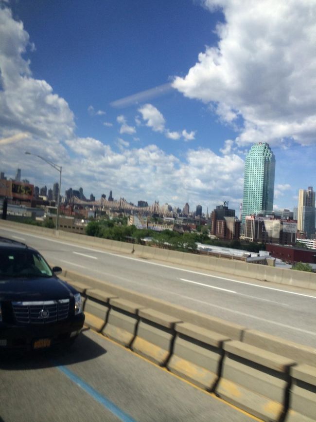 マンハッタンからブルックリン側にわたり、空港に向かいます。こんないい天気に帰っちゃうなんて（涙）