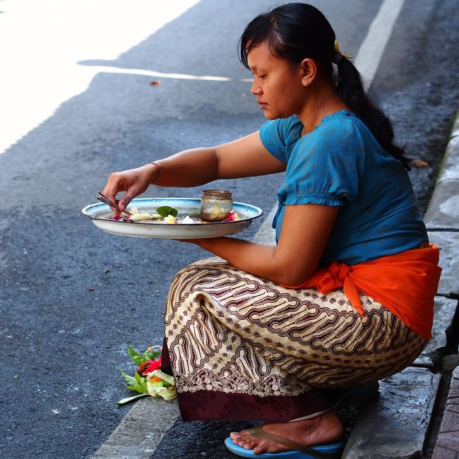 道のあちこちで見かける美しい習慣。