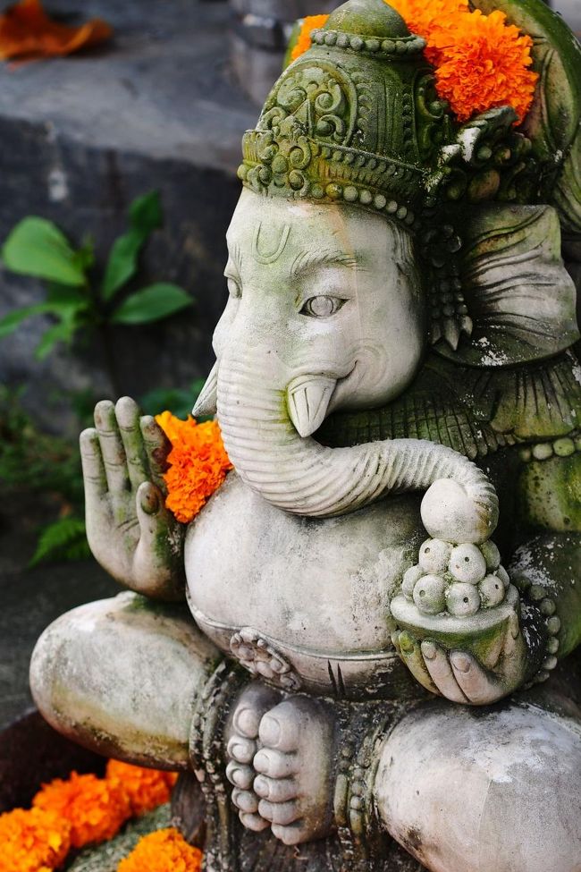 おめかししたガネーシャ像。