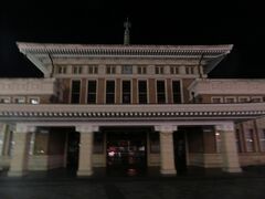 家に帰り、パッキングしたらJR奈良駅へ。

夜は早い奈良。
JR駅前も、人はまばらです。