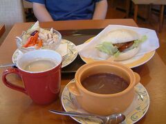 まずは、小腹が減ったので、ブランチをとりに「Jimmy's CAFE」に入ってみました。

どれも、けっこううまかった。特にスープがうまかった。ターンムのスープでした。