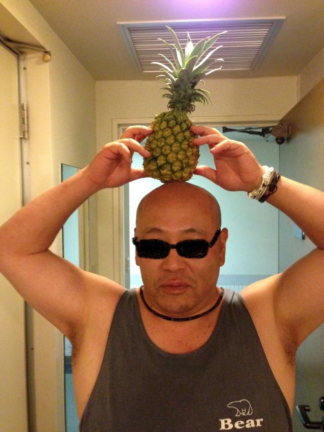 やっとゲットしたパイナップル。