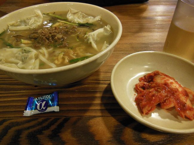 韓国ではお決まりの明洞餃子へ