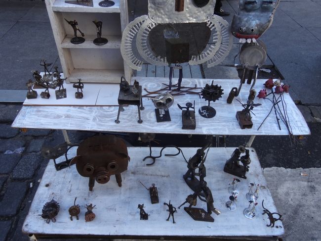 こういう謎の置き物、好きです。