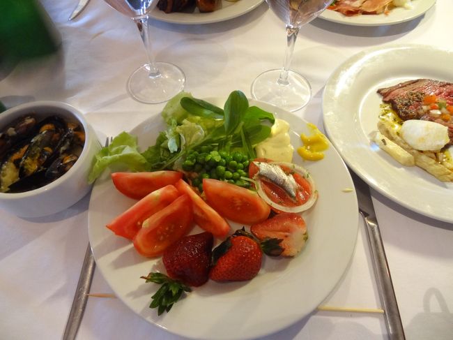 アルゼンチンの牛肉も食べ納めか〜<br /><br />と嘆くよりも、ここ数日は深刻な野菜不足なのでご覧のチョイス。