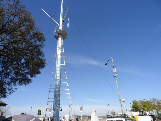 カラフルなカミニートを抜けた先。<br /><br />港町の風情が漂って来ます。