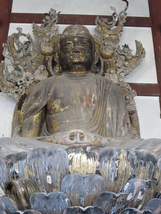 ご本尊の阿弥陀如来さま（平安時代・重要文化財）