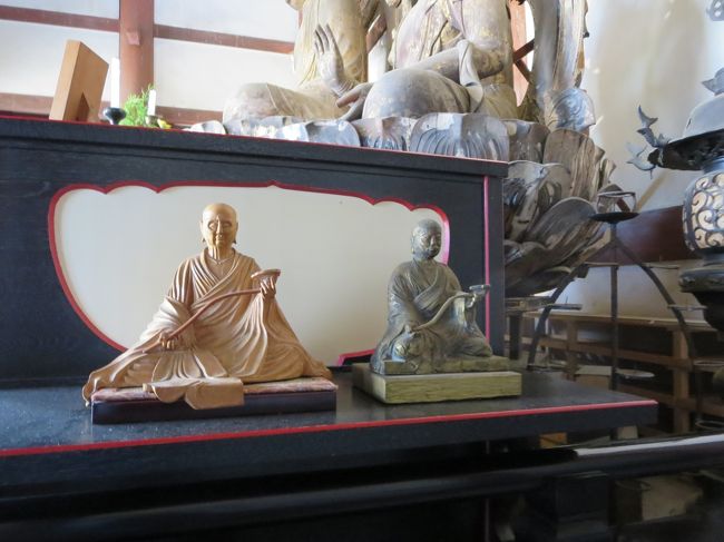 上人様方の像かな？！