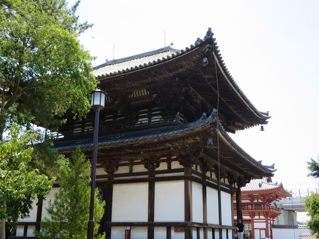 本堂を見ると、本当に東大寺大仏殿に似ています。