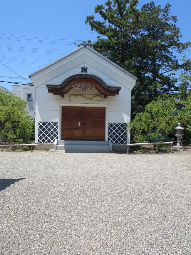 境内には、蔵のような建物もありました。