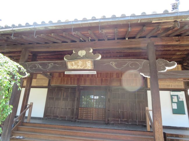 本堂<br /><br />こちらで、本堂を拝観させていただけるか、ご住職に聞いたら、「普通は檀家さんだけだけど、お寺好きな方だったらいいでしょう。どうぞ、おまいりしていって下さい。」と、許可して下さいましたヽ(^o^)丿