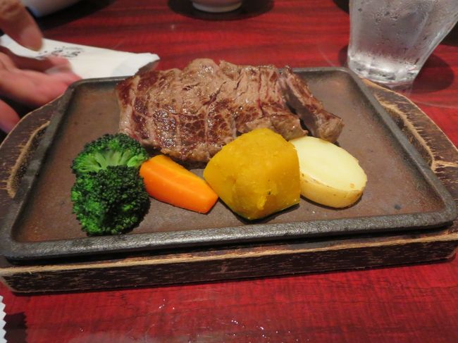 ステーキも、ガーリックがきいてて、おいしかったです。