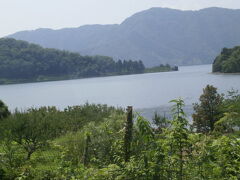 ようやく三方五湖に出ました

こちらは菅湖　水月湖に続く小さな湖です