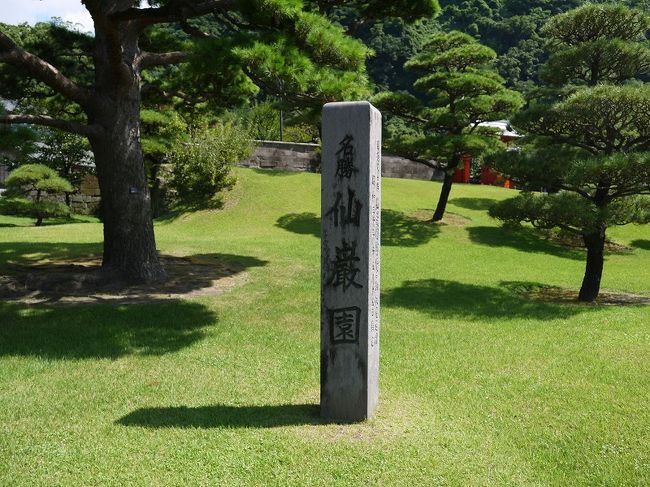 で、私は午前中の観光でなにを選んだかというと、<br /><br />「仙巌園」というお庭です。<br /><br />1658年（万治元年）に薩摩藩主島津光久が別邸として築庭。桜島を築山に、錦江湾を池に見立てた壮大なスケールの借景庭園で、国の名勝に指定されている。(by：yahooロコ)<br /><br />なかなかに素敵なお庭と聞き、是非是非行ってみたかったんですよね