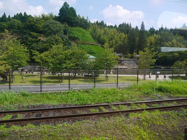 電車に乗ってたので、勿論寄れてないですが<br />後でネットでみた丸池はすーーーーごく水がキレイで<br /><br />ちょっと惜しい事をしたなぁとは思いました<br />いつかいってみたいですねぇ