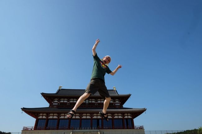 たくさん食べて　平城京周辺を回り　そしてまた食べて<br /><br />充実した一日でした<br /><br />平城京でジャ〜〜〜〜〜〜〜〜〜〜〜〜〜ンプ<br /><br />＝＝2時限目に続きます〜さて何の授業でしょう？＝＝