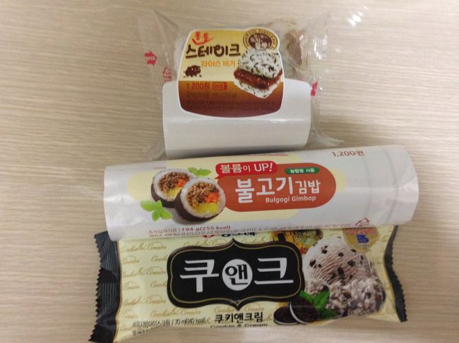 少しでも韓国らしいものを。。<br />と思ってセブンで購入。<br />お腹いっぱいで、結局日本に戻って頂きました。<br />