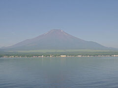 山中湖の北側湖畔に来ました。

山中湖長池にて。