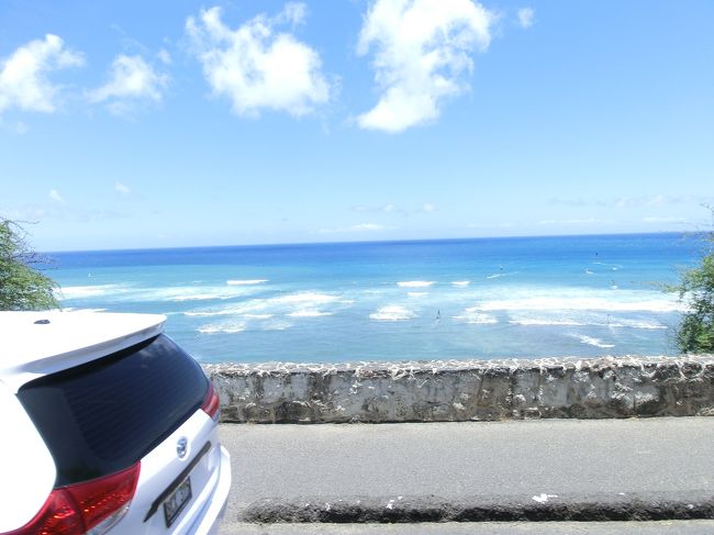 　ダイヤモンドヘッドへ向かう途中の景観の良いところで<br />止まってくれます。<br /><br />　下車はできませんが、車中から写真を撮ることができます。