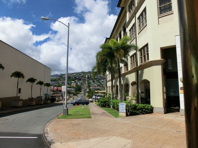 　カハラモールからの帰りもガイドさんがついています。